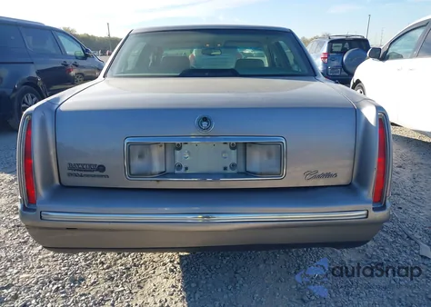 1998 Cadillac Deville Standard z USA, uszkodzony, nr VIN 1G6KD54Y1WU776779
